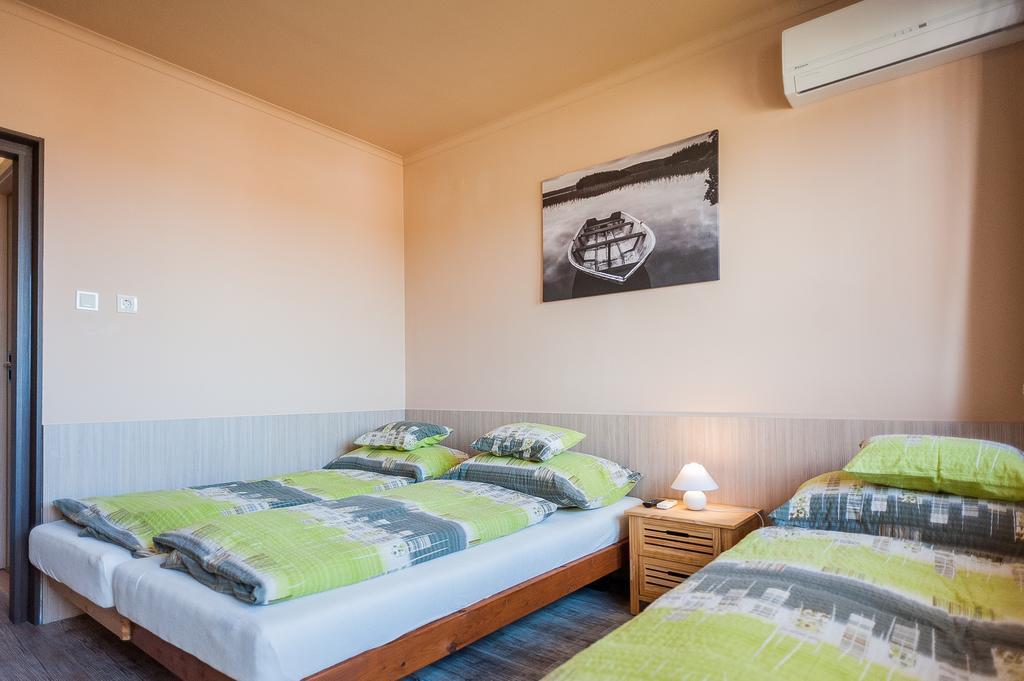 Milan Apartmanok Siofok Exterior photo