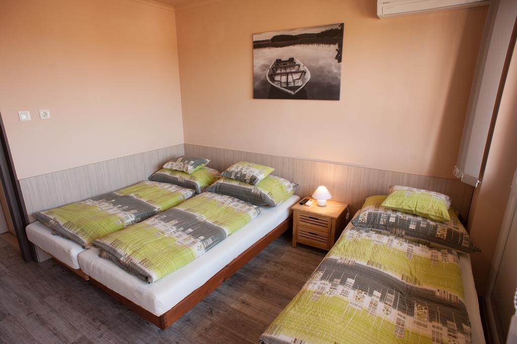 Milan Apartmanok Siofok Exterior photo